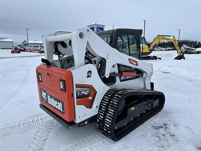 Image of Bobcat T740 equipment image 4