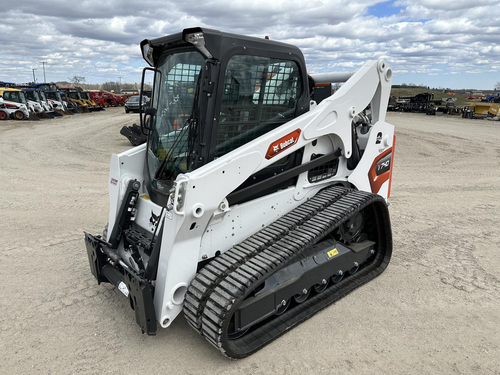 2025 Bobcat T740 Equipment Image0