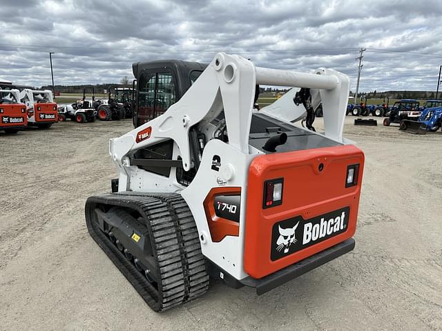 Image of Bobcat T740 equipment image 2