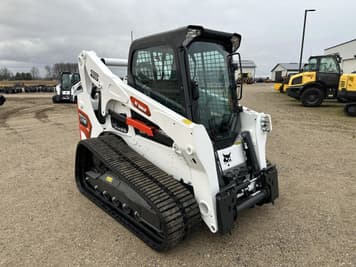 Main image Bobcat T740