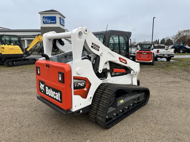 Image of Bobcat T740 equipment image 2