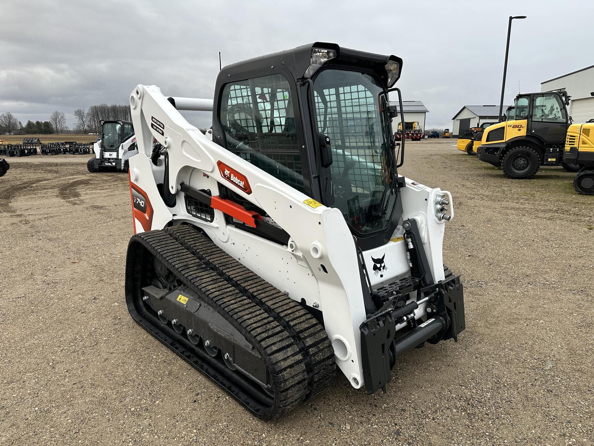 2025 Bobcat T740 Equipment Image0