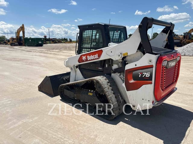 Image of Bobcat T76 equipment image 3