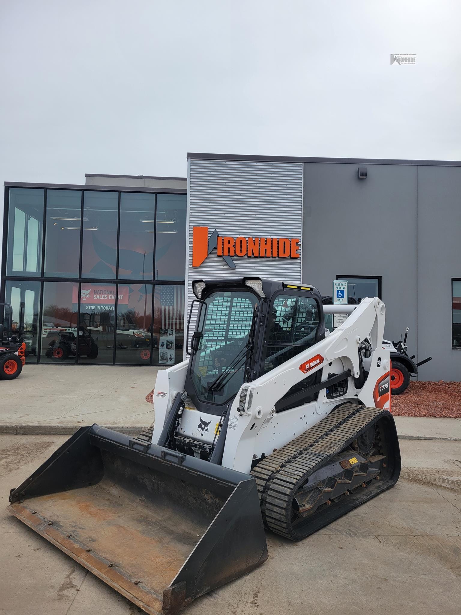 2025 Bobcat T770 Equipment Image0