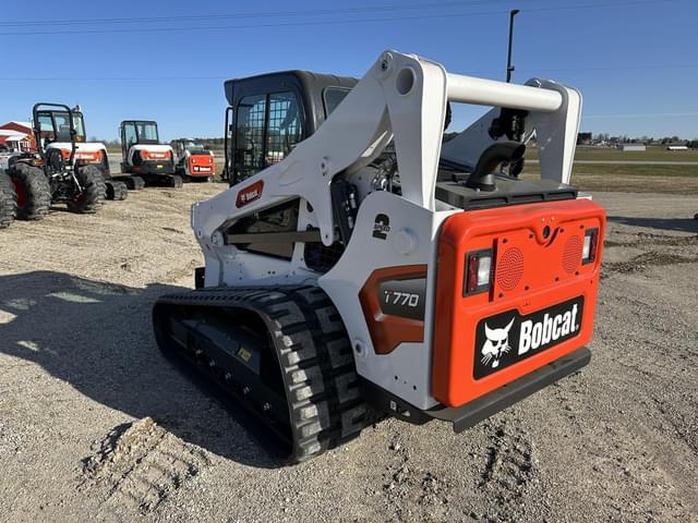 Image of Bobcat T770 equipment image 2