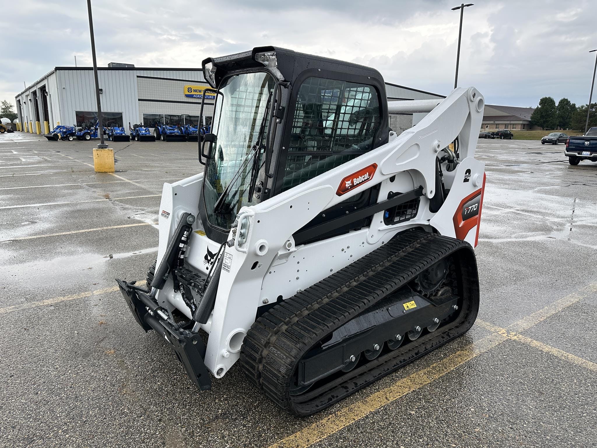 2025 Bobcat T770 Equipment Image0