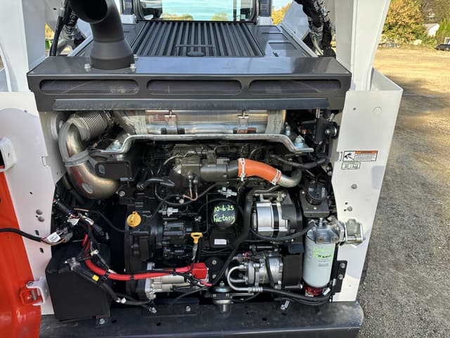 Image of Bobcat T770 equipment image 4