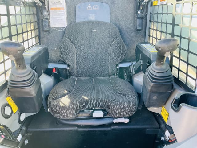 Image of Bobcat T770 equipment image 3