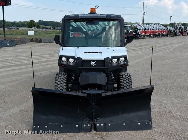 Image of Bobcat UV34 equipment image 1