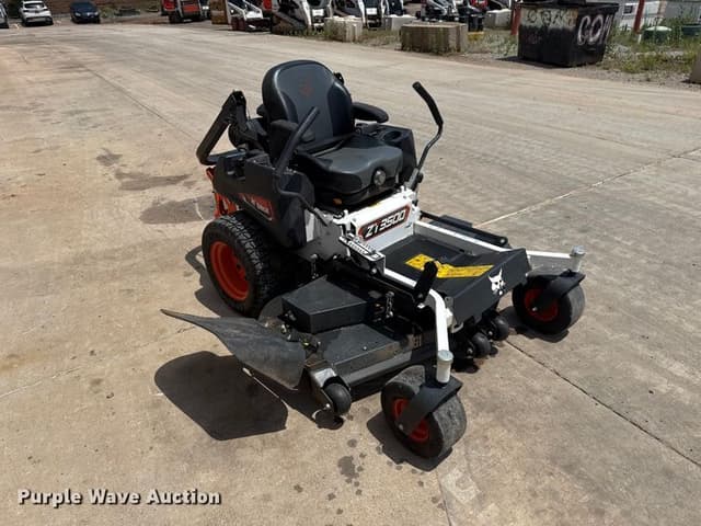 Image of Bobcat ZT3500 equipment image 2