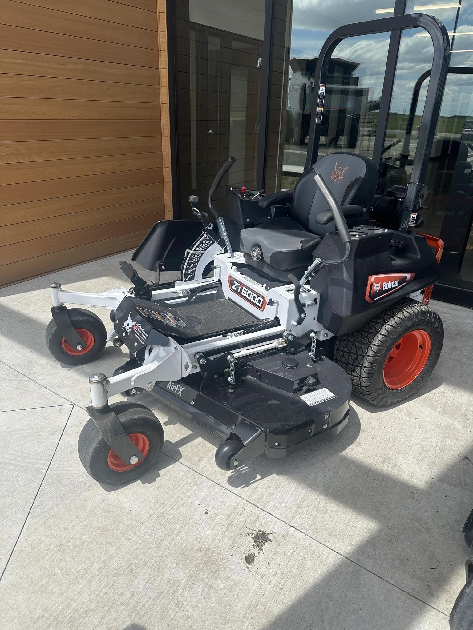 2025 Bobcat ZT6000 Equipment Image0