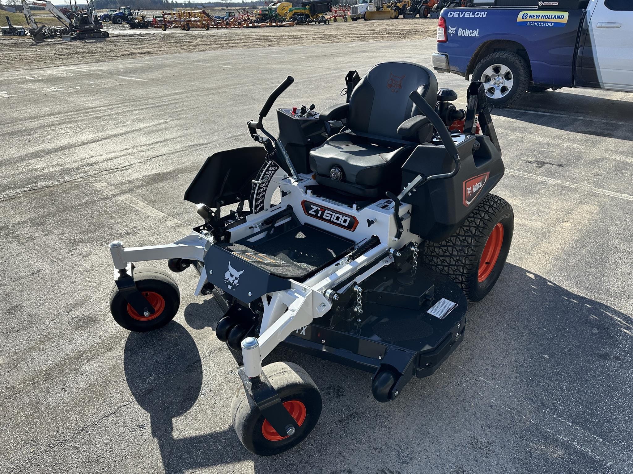 2025 Bobcat ZT6161 Equipment Image0