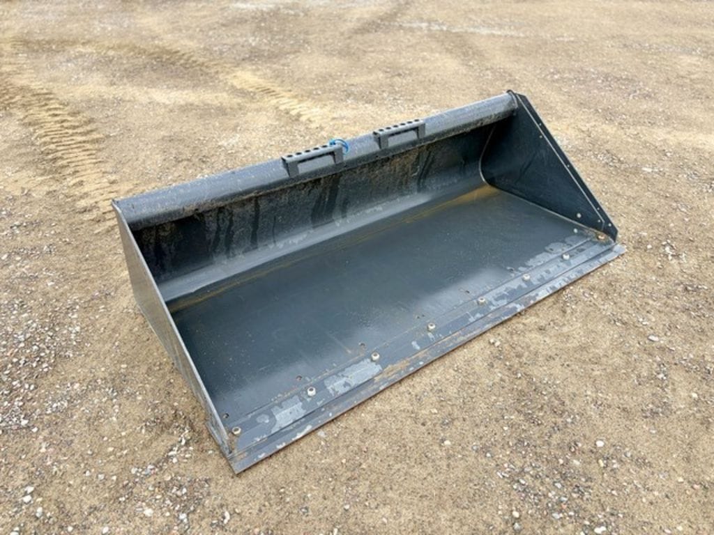 2025 Bobcat 74" HD Bucket Equipment Image0