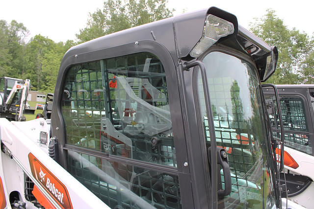 Image of Bobcat T450 equipment image 4