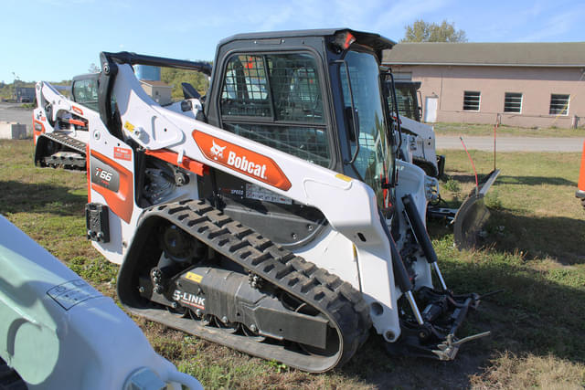 Image of Bobcat T66 equipment image 3