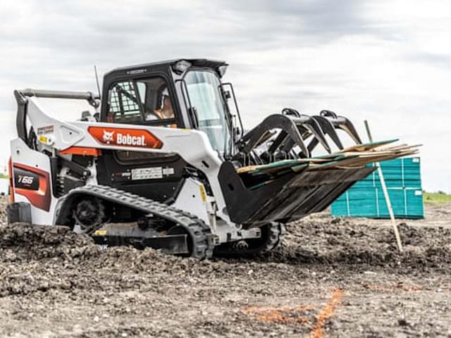 Image of Bobcat T66 equipment image 4