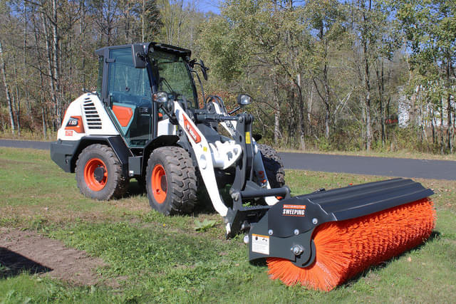 Image of Bobcat L65 equipment image 3
