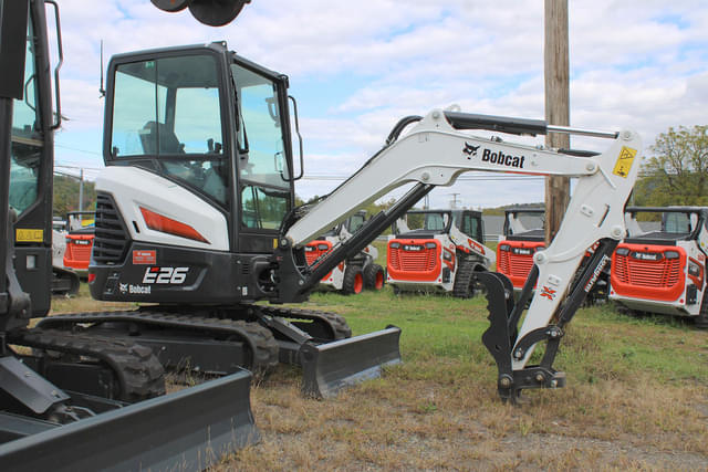 Image of Bobcat E26 equipment image 3