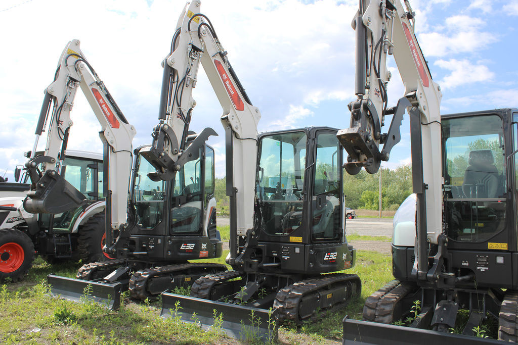2025 Bobcat E32 Equipment Image0