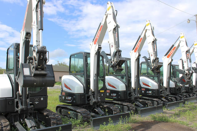 Image of Bobcat E32 equipment image 2