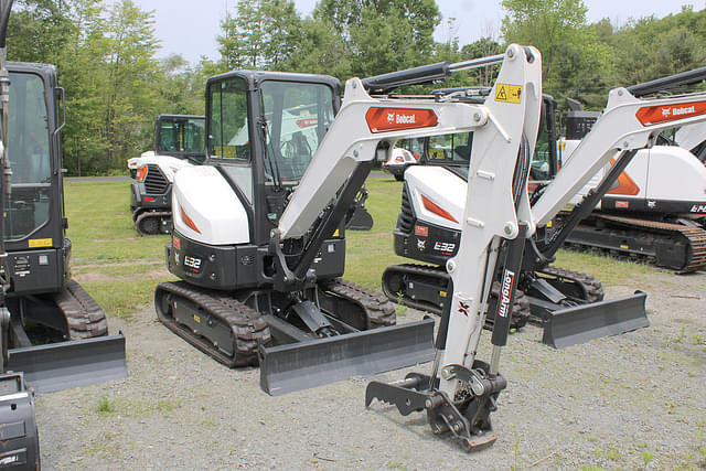 Image of Bobcat E32 equipment image 1