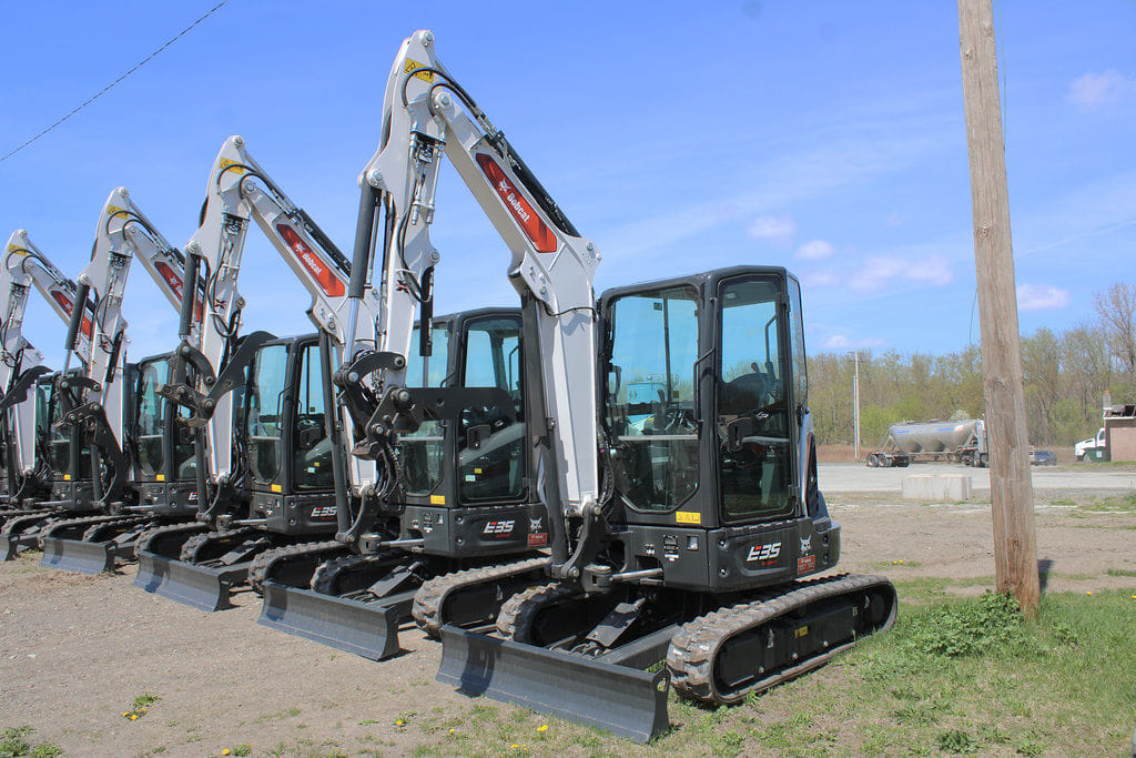 2025 Bobcat E35 Equipment Image0