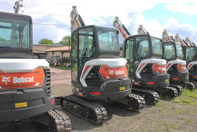 Image of Bobcat E35 equipment image 3