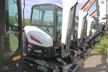 Main image Bobcat E35