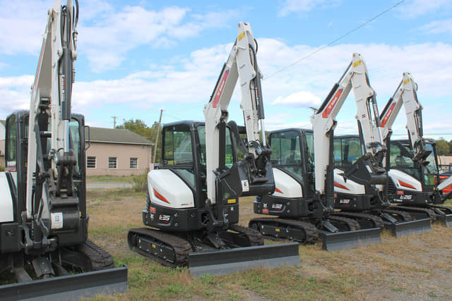 Image of Bobcat E35 equipment image 2