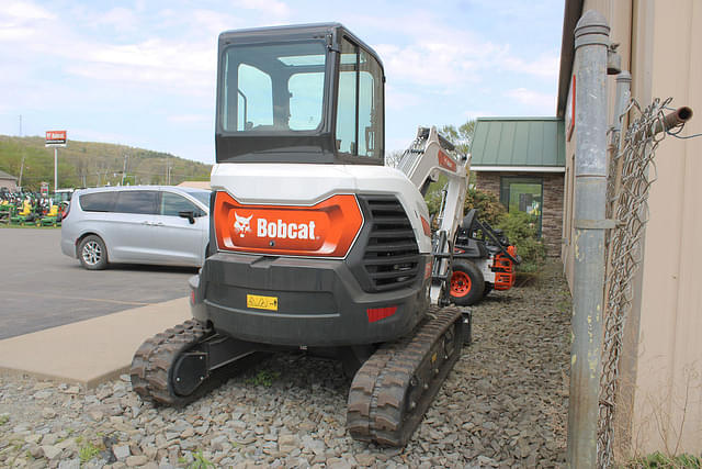 Image of Bobcat E35 equipment image 1