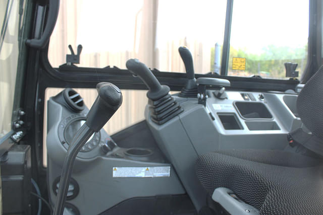 Image of Bobcat E35 equipment image 2