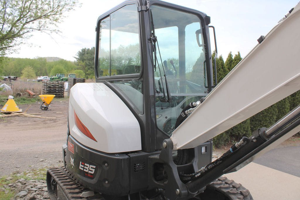 2025 Bobcat E35 Equipment Image0