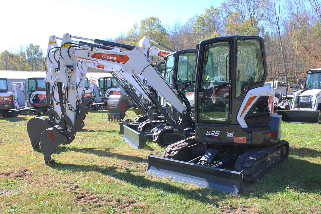 2025 Bobcat E35 Equipment Image0