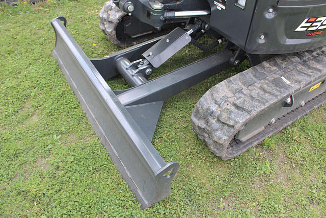 Image of Bobcat E35 equipment image 4
