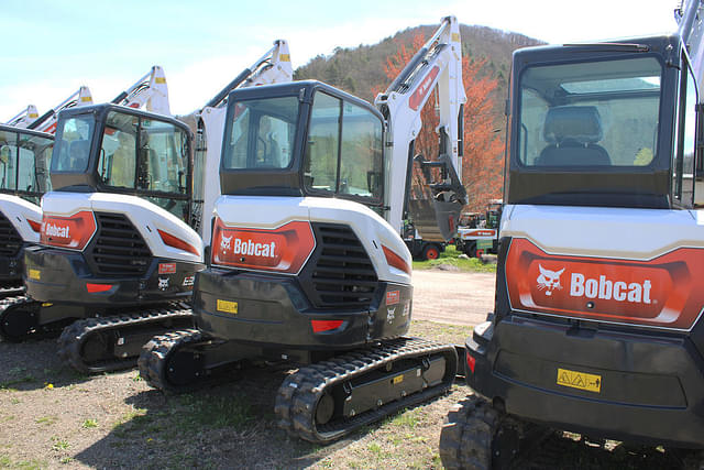 Image of Bobcat E35 equipment image 3
