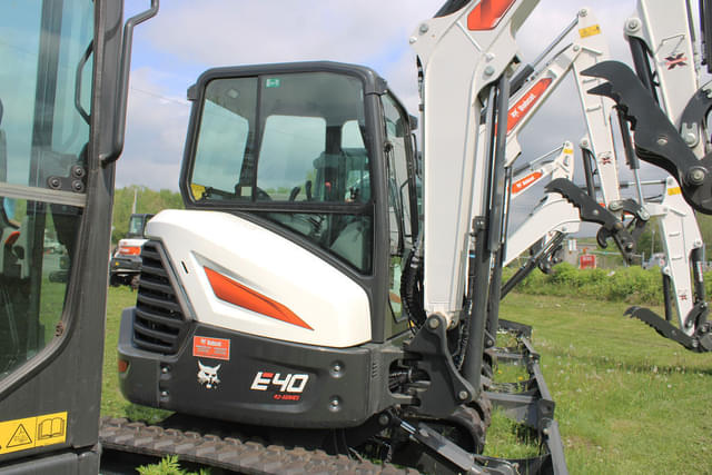 Image of Bobcat E40 equipment image 3