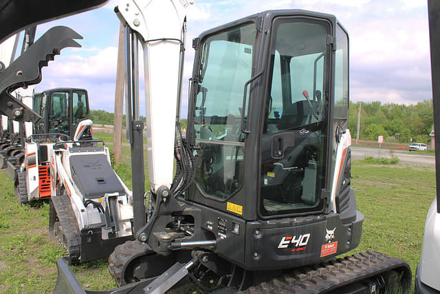 Image of Bobcat E40 equipment image 2