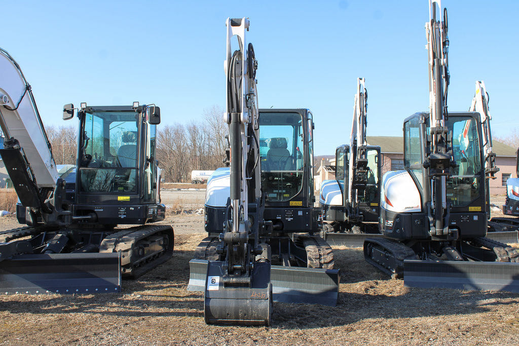 Main image Bobcat E48