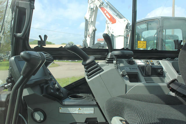Image of Bobcat E55 equipment image 3