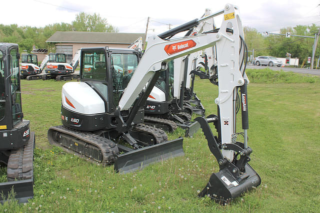 Image of Bobcat E60 equipment image 2