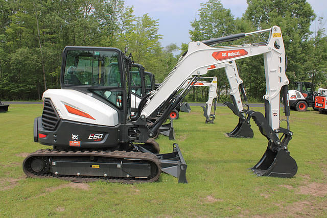 Image of Bobcat E60 equipment image 2