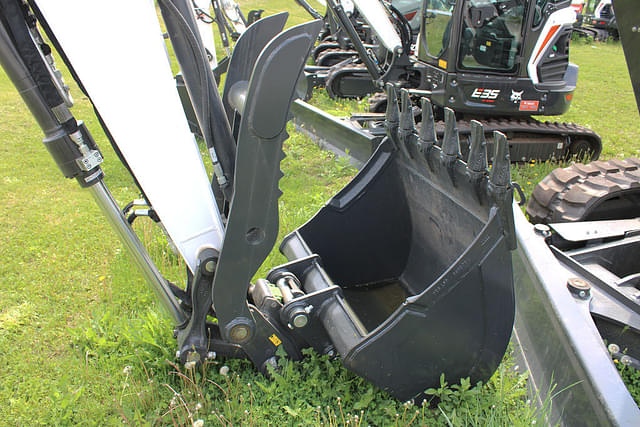 Image of Bobcat E88 equipment image 2