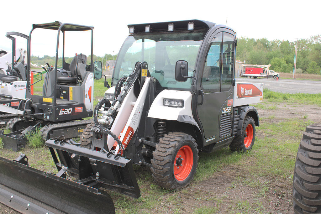 2025 Bobcat UW56 Equipment Image0