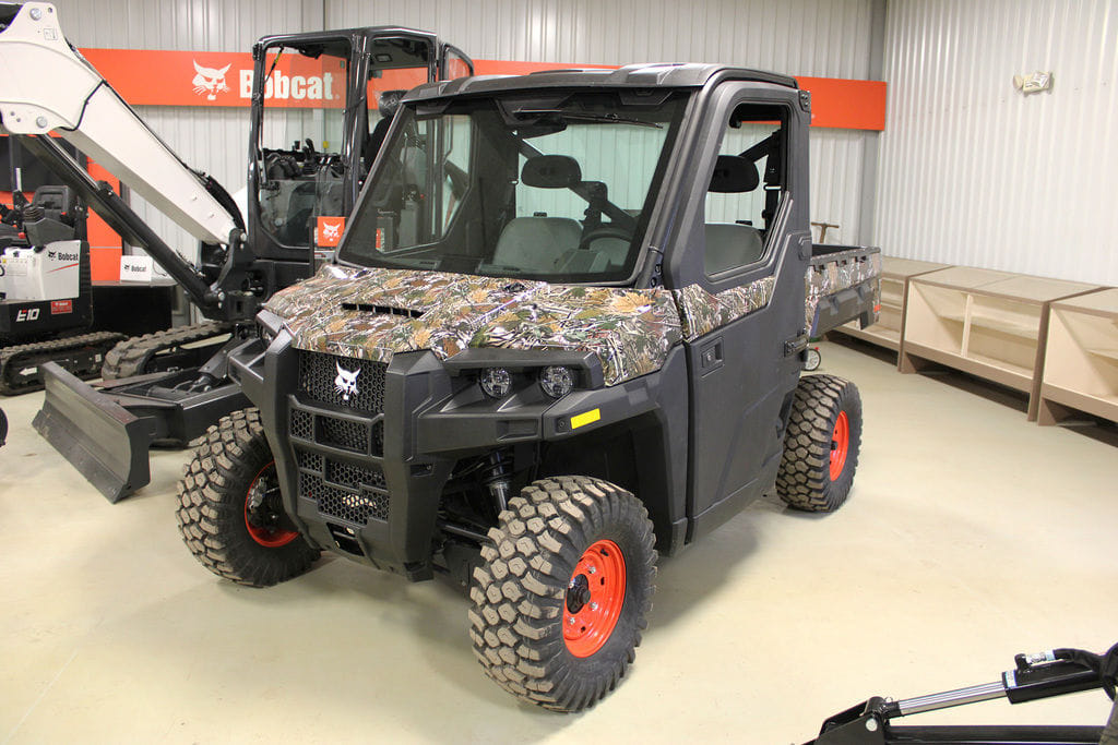 2025 Bobcat UV34 Equipment Image0