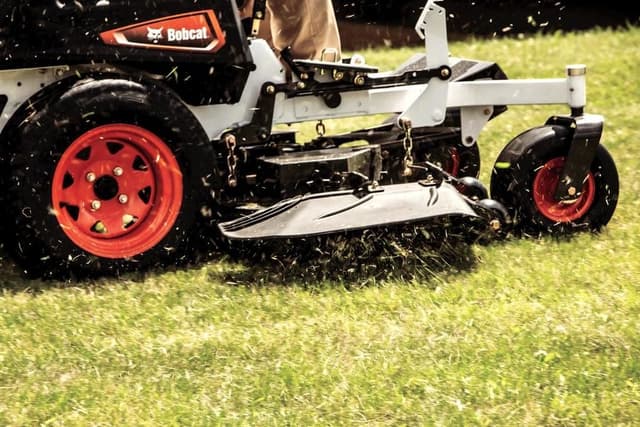 Image of Bobcat ZT3500 equipment image 2