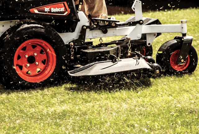 Image of Bobcat ZT3500 equipment image 3