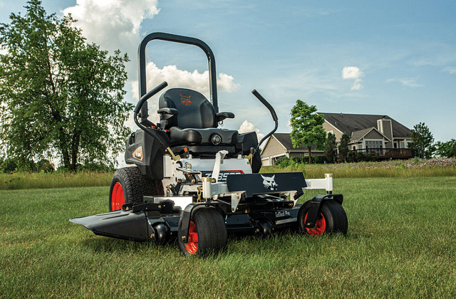 Image of Bobcat ZT3500 equipment image 4