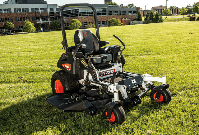 Image of Bobcat ZT7000 equipment image 1