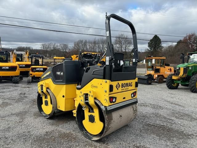 Image of Bomag BW138AD-5 equipment image 2