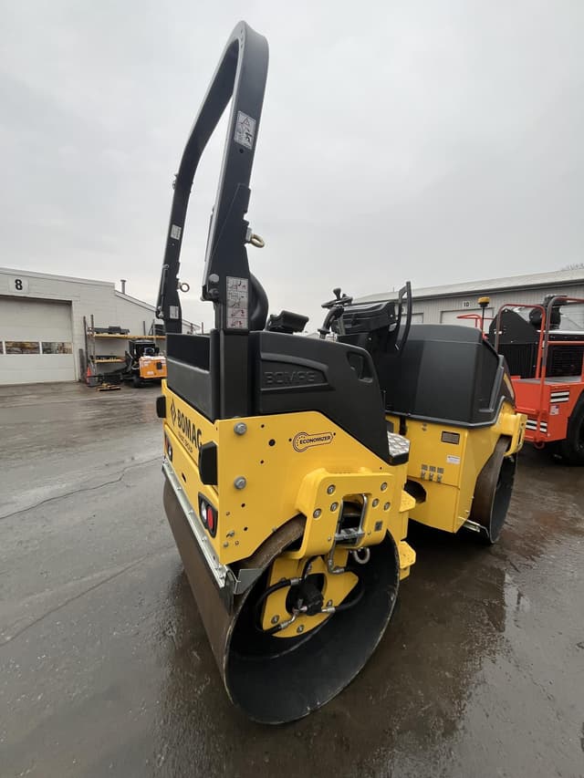 Image of Bomag BW138AD-5 equipment image 2